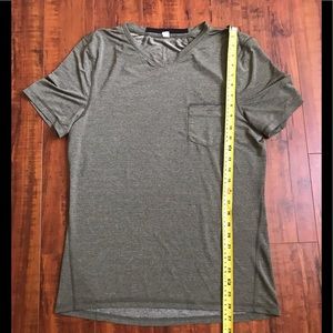 LULULEMON Men’s Shirt
